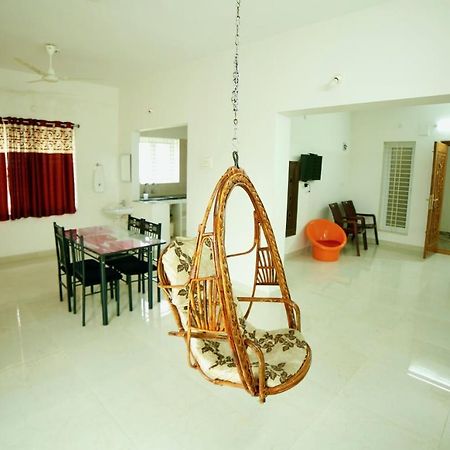 Truelife Homestays - Alamelu Avenue - Fully Furnished Ac 2Bhk Apartments In Tirupati - Walkable To Restaurants & Super Market - Fast Wifi - Kitchen - Easy Access To Airport, Railway Station, Sri Padmavathi & Tirumala Temple Екстер'єр фото