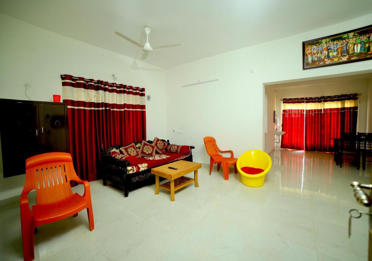 Truelife Homestays - Alamelu Avenue - Fully Furnished Ac 2Bhk Apartments In Tirupati - Walkable To Restaurants & Super Market - Fast Wifi - Kitchen - Easy Access To Airport, Railway Station, Sri Padmavathi & Tirumala Temple Екстер'єр фото
